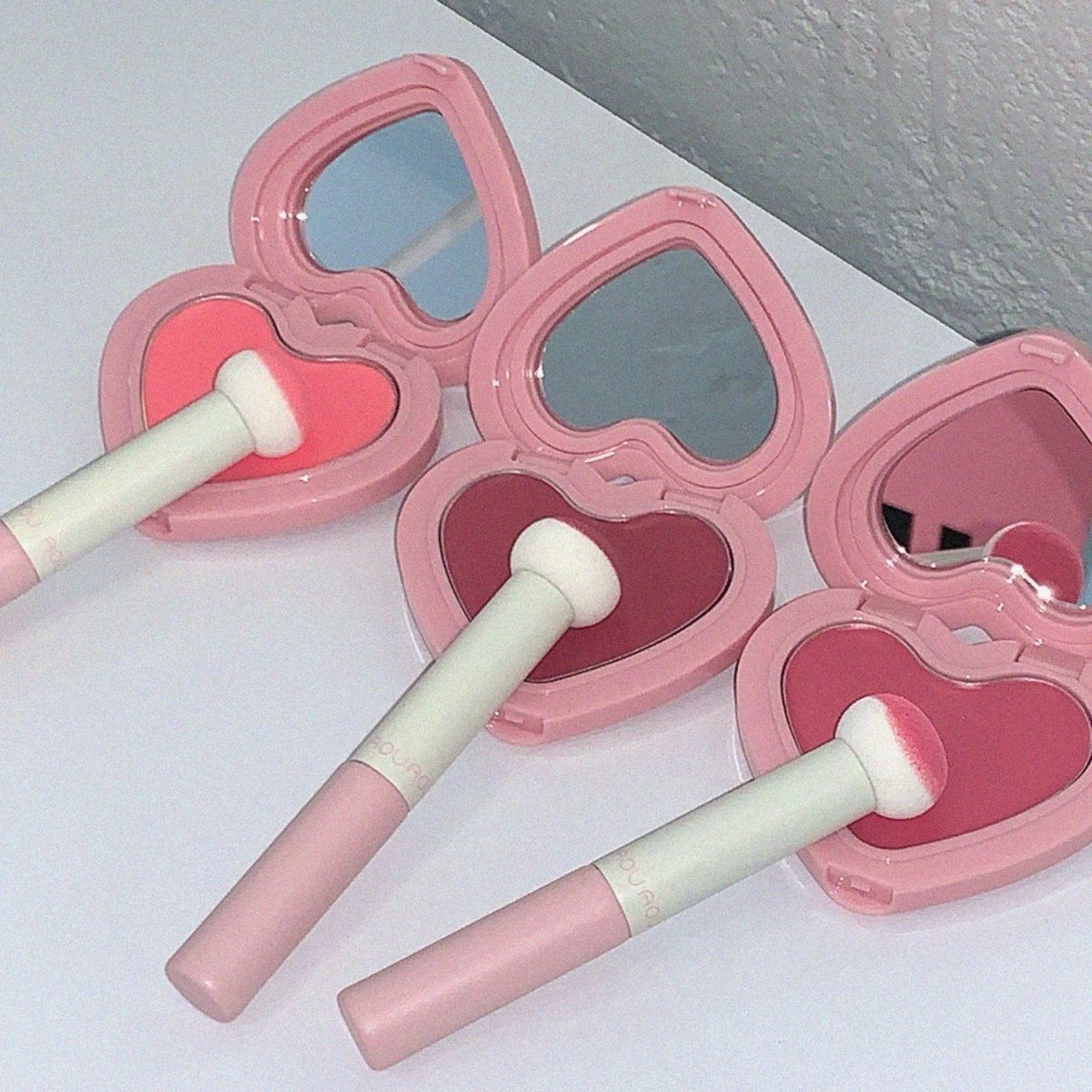AOU Cosmetics Glowy Cream Blush | La Cosmetique