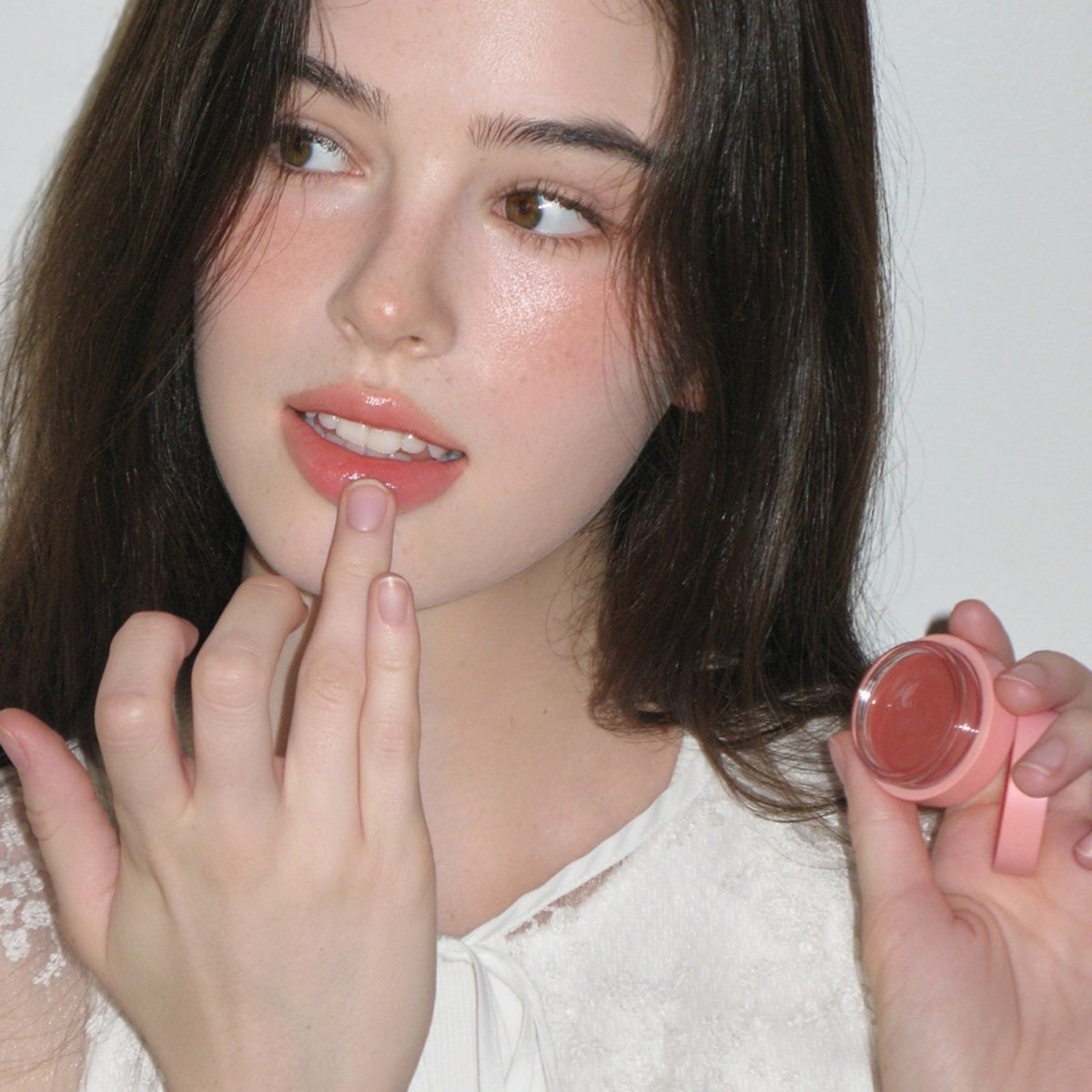 AOU Cosmetics Glowy Tint Balm | La Cosmetique