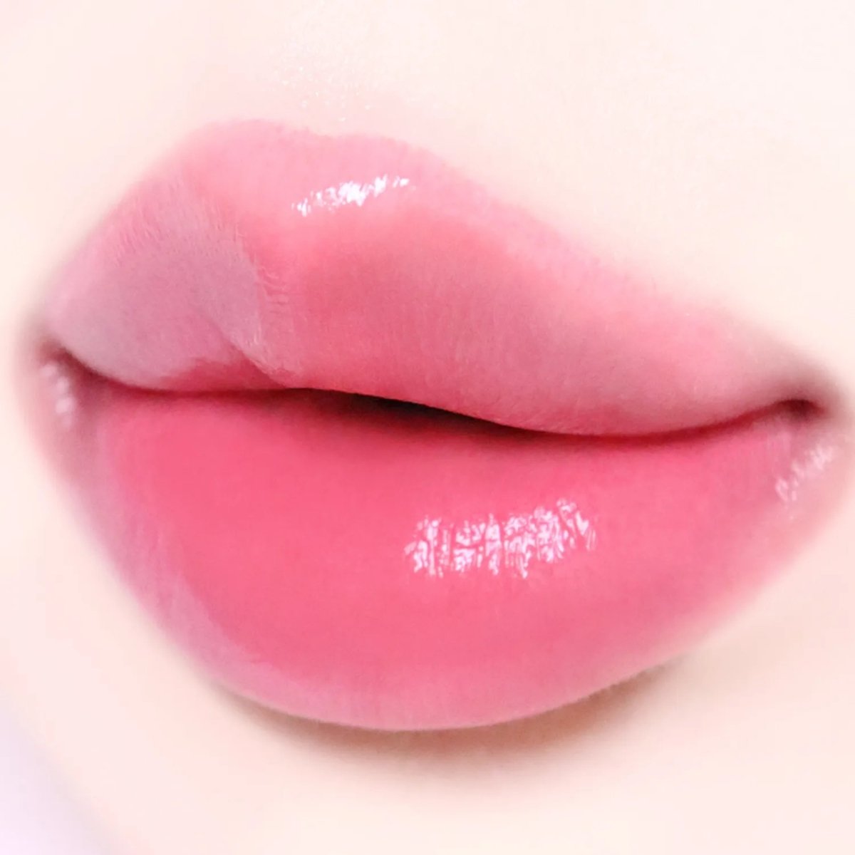 Wakemake Healthy Glow Balm Stick | La Cosmetique