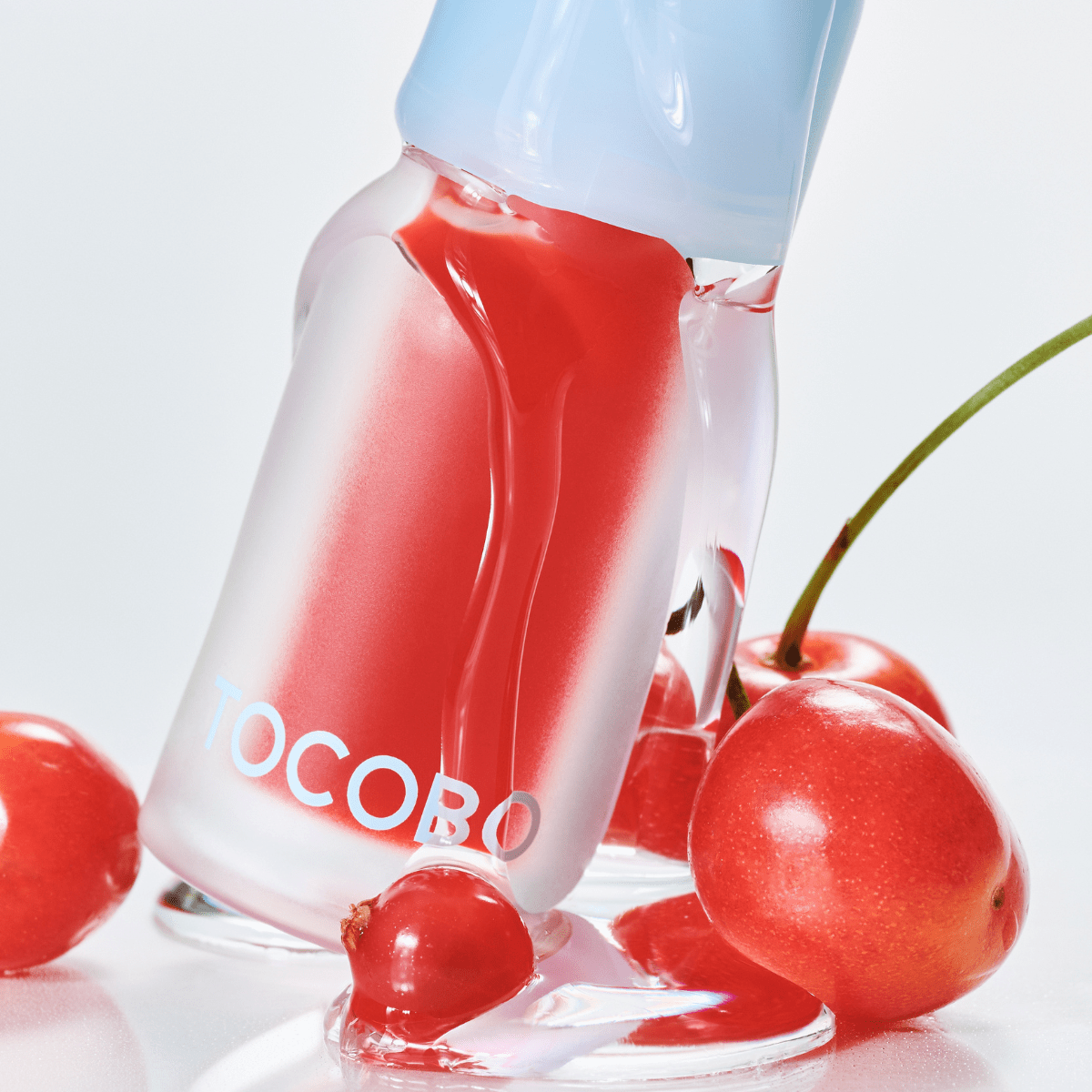 TOCOBO Juicy Berry Plumping Lip Oil | La Cosmetique