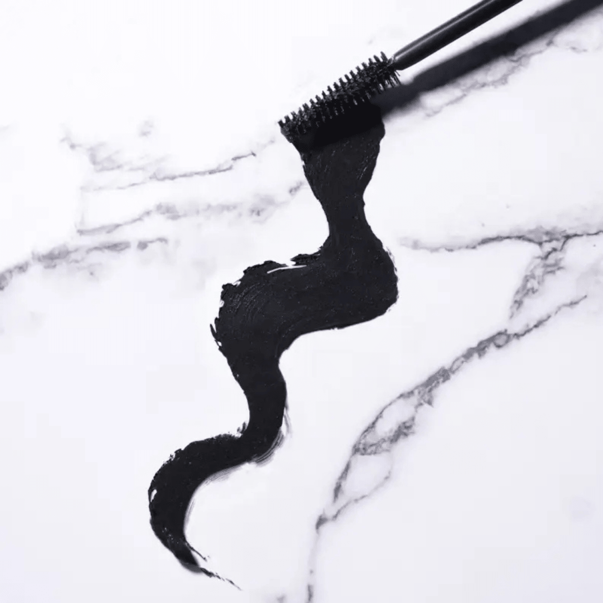 ARTDECO Lash Hero Tubing Mascara | La Cosmetique