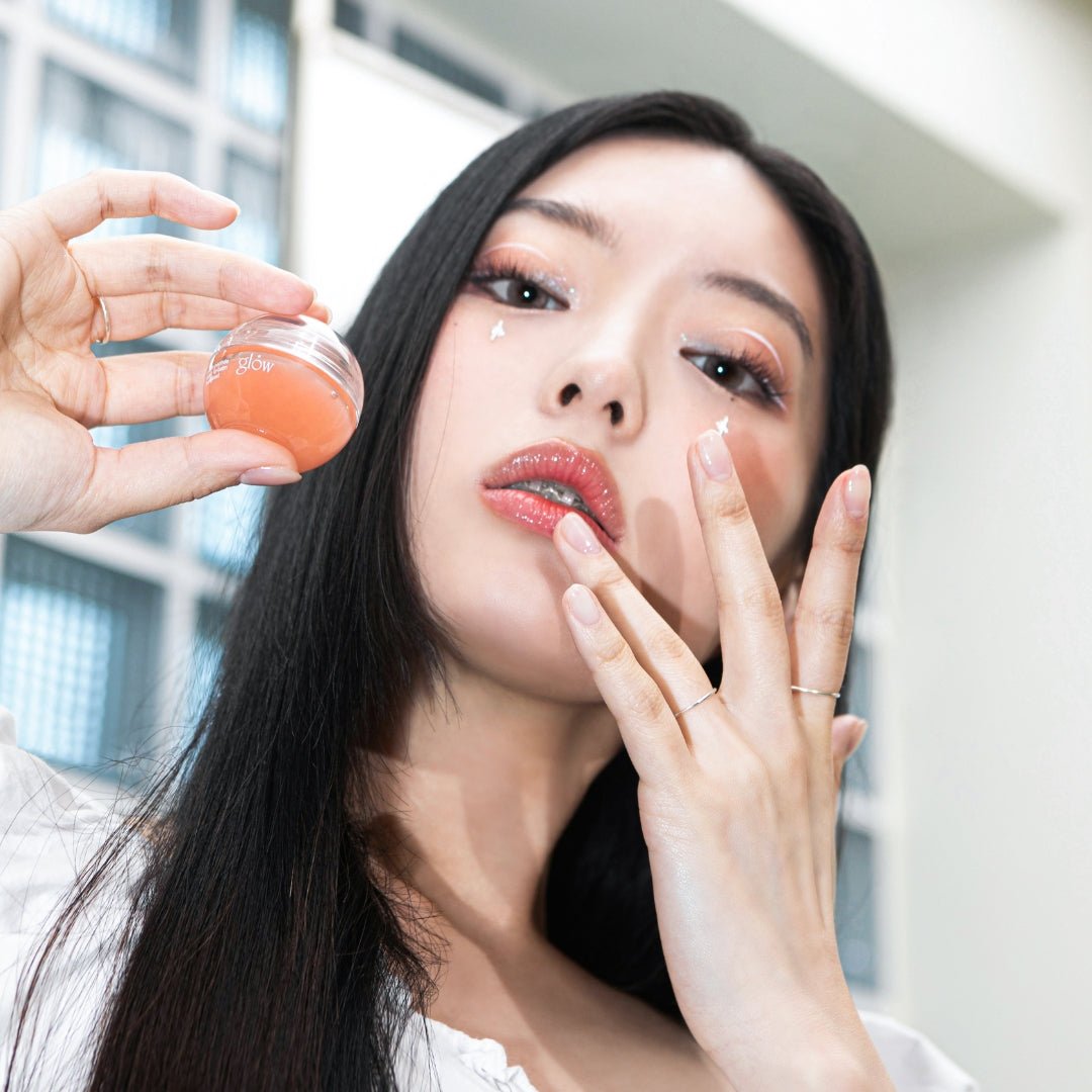 GLOW Peach Peptide Repair Lip Balm 8g | La Cosmetique