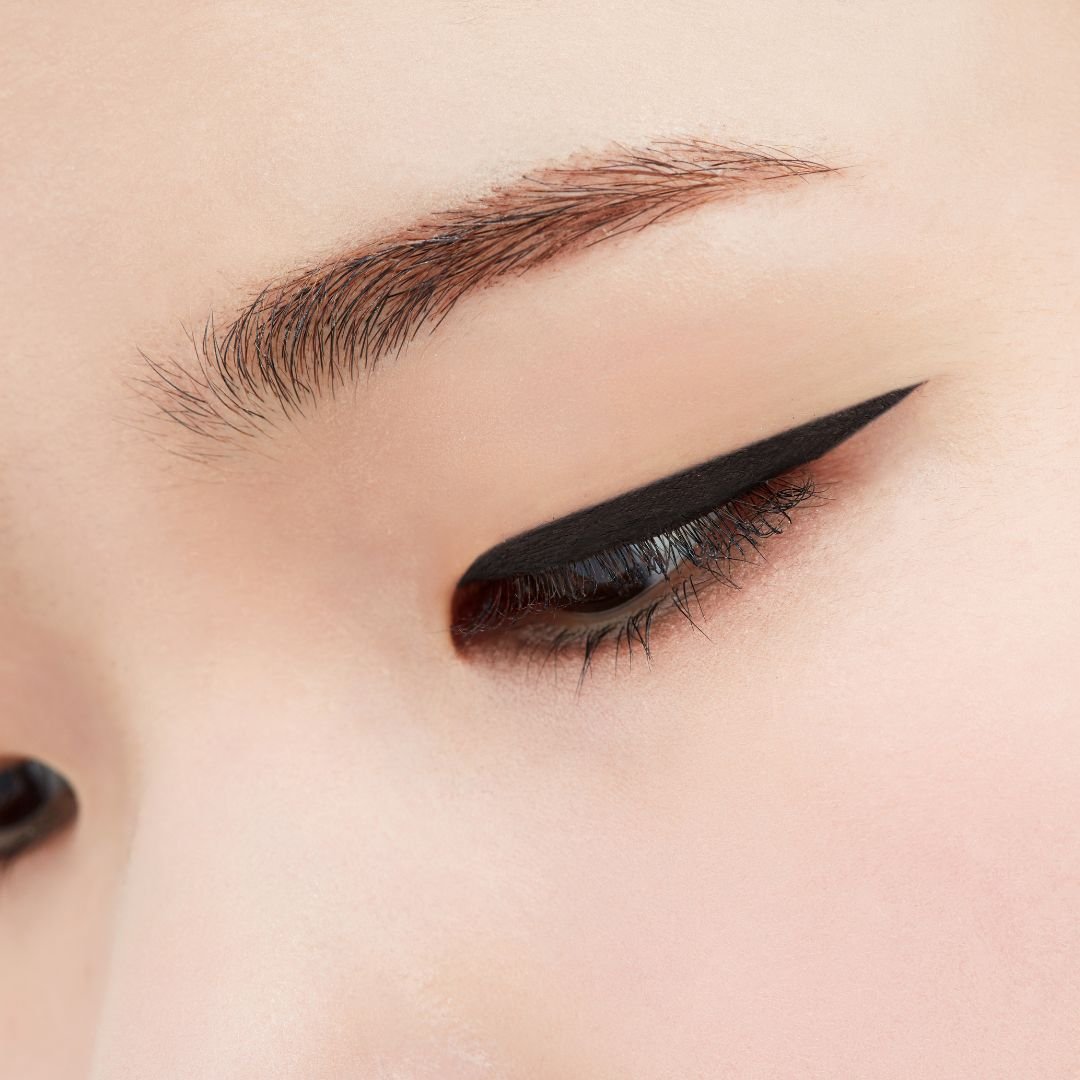 Clio Sharp So Simple Waterproof Pen Liner | La Cosmetique