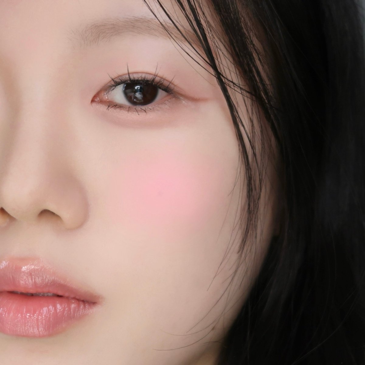 Wakemake Sheer Breeze Blusher | La Cosmetique