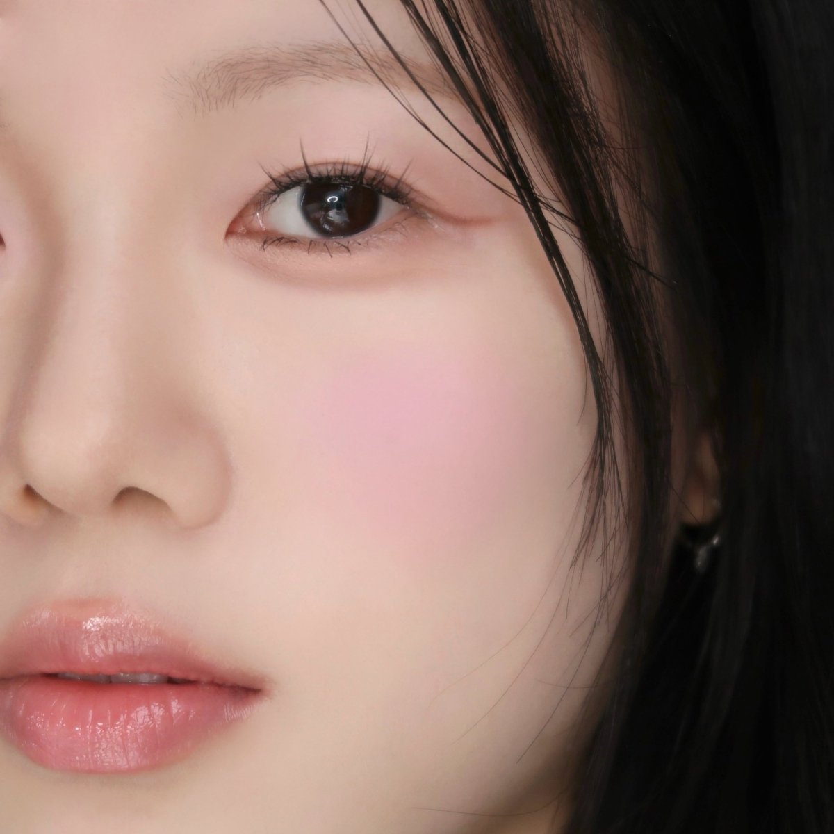 Wakemake Sheer Breeze Blusher | La Cosmetique