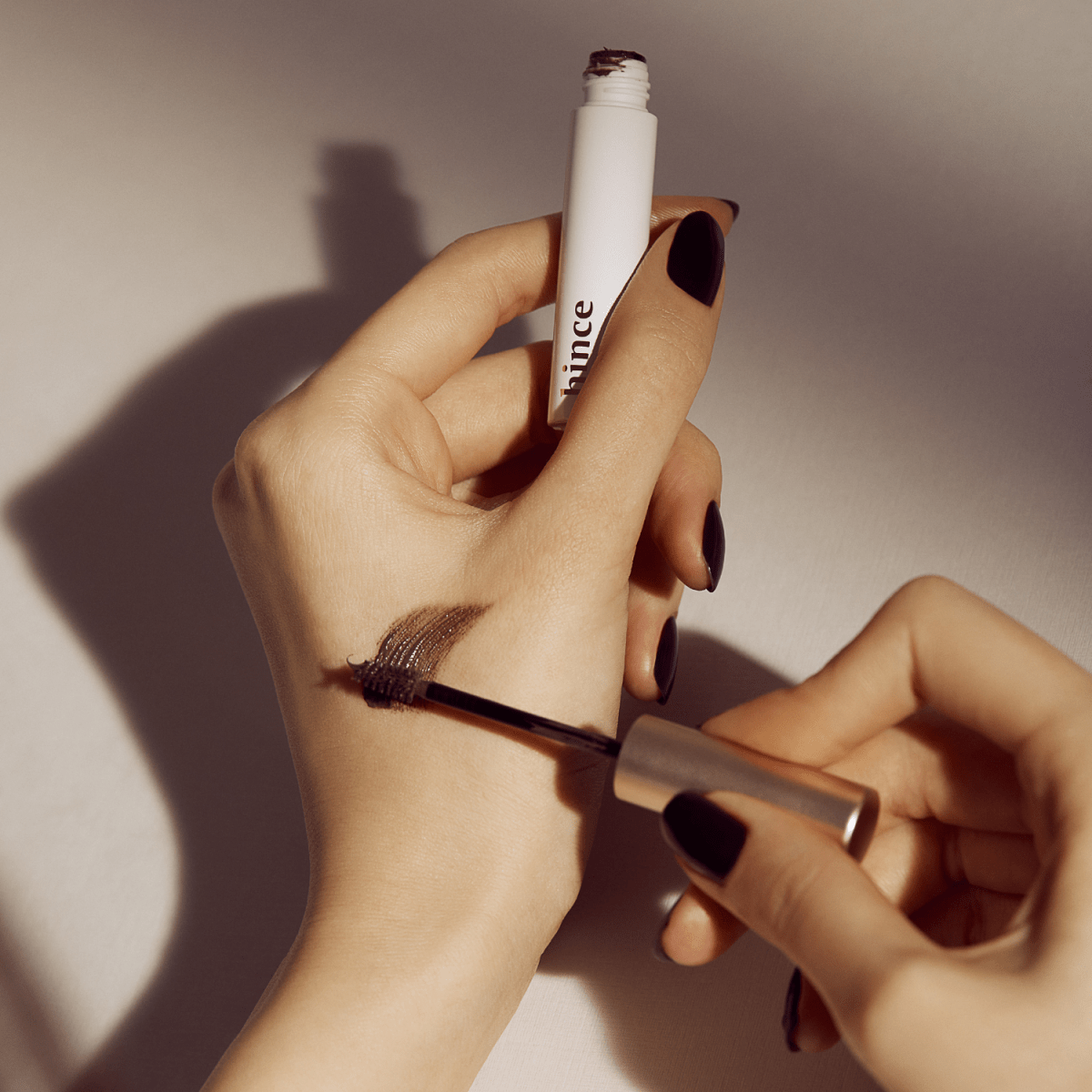 Hince Signature Brow Shaper | La Cosmetique