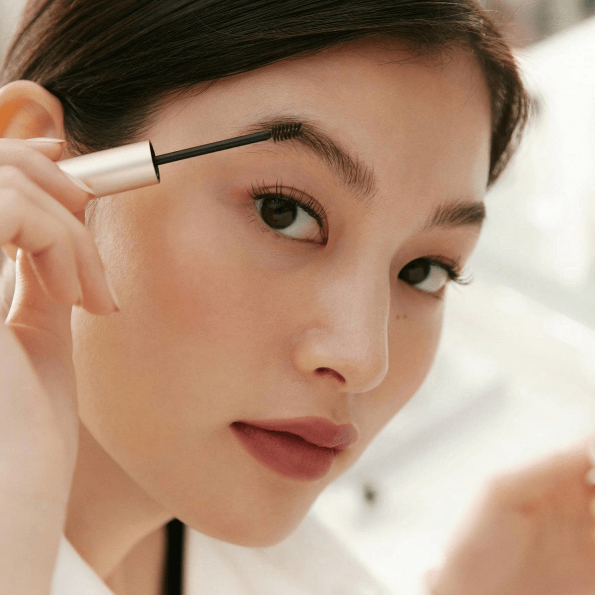 Hince Signature Brow Shaper | La Cosmetique