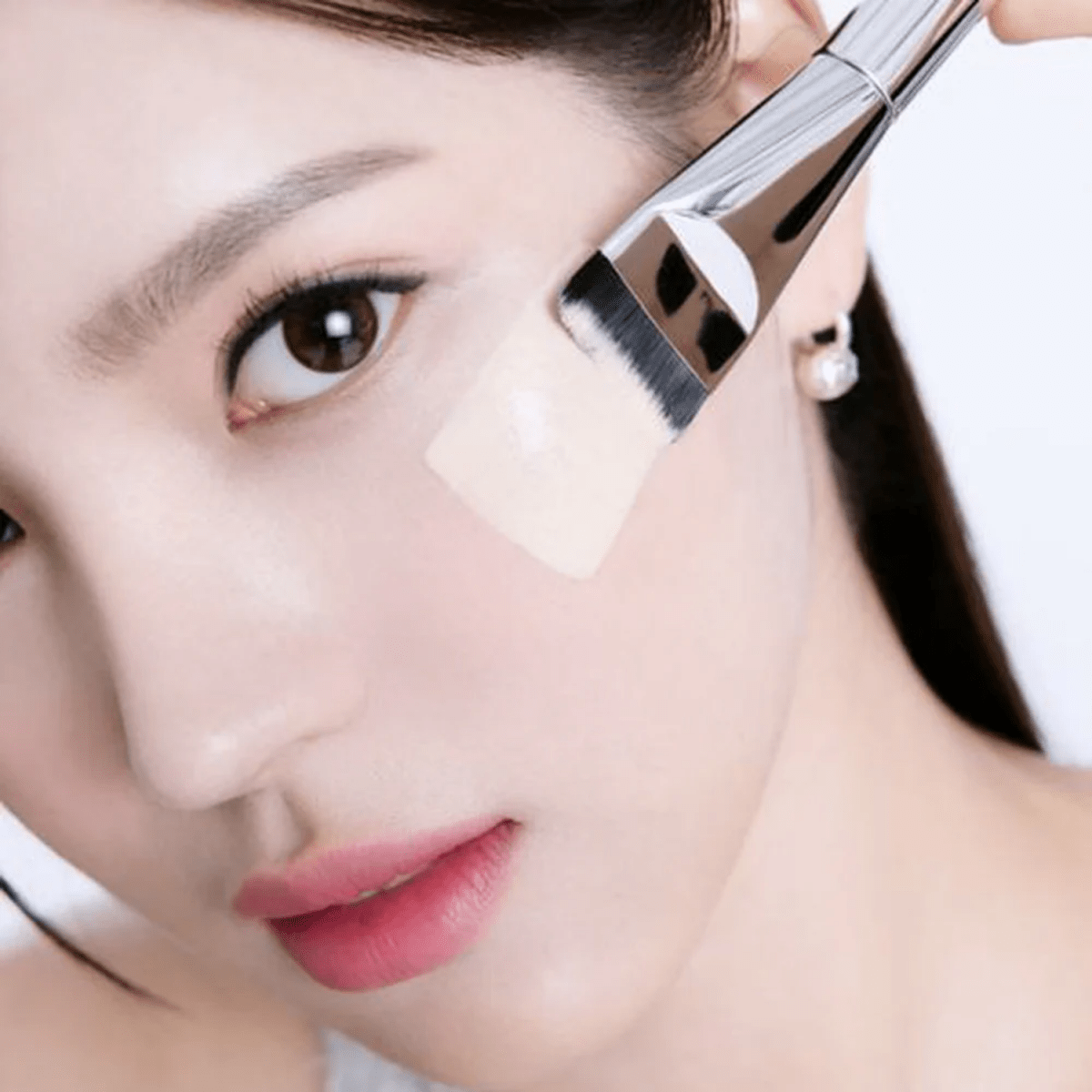 Wakemake Spatula Wide Foundation Brush | La Cosmetique