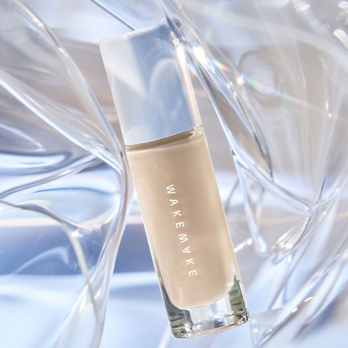 Wakemake Water Glow Coating Foundation | La Cosmetique