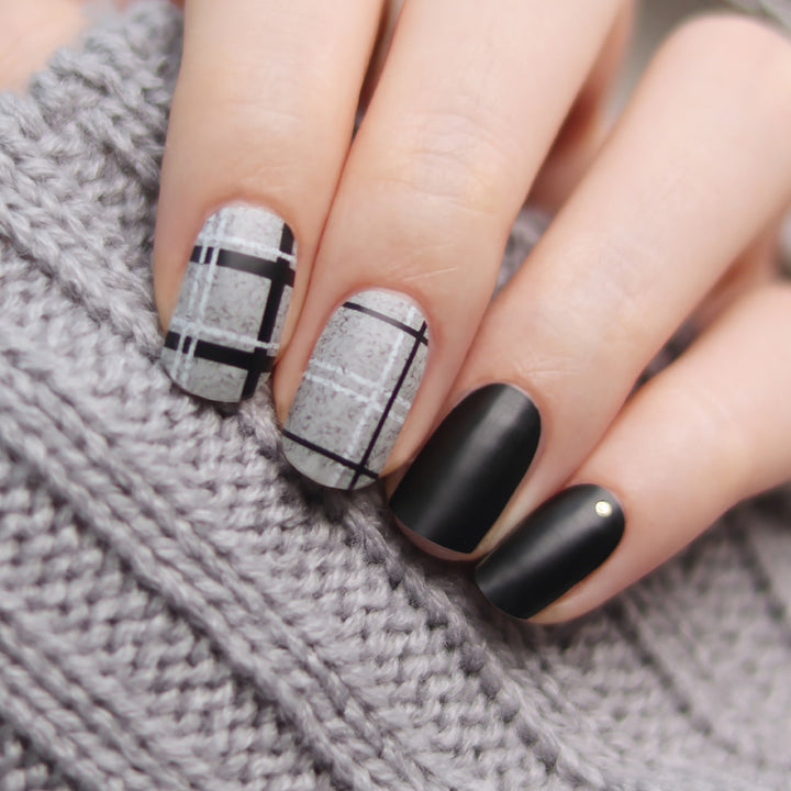 Glossy BlossomGel Nail Strips - Black Velvet Check - La Cosmetique