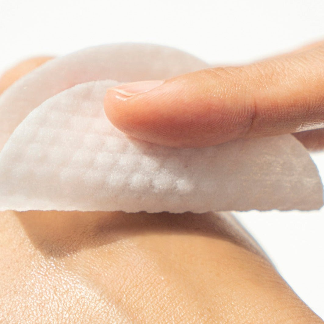 NEOGEN Carrot Deep Clear Remover Oil Pads, 60-pack cleansing tissues for oil and makeup removal, displayed in the image.