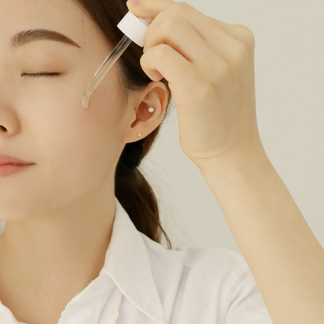Beauty of Joseon glow serum with propolis and niacinamide in a 30ml bottle, showcasing the serum's clear, lightweight liquid form.