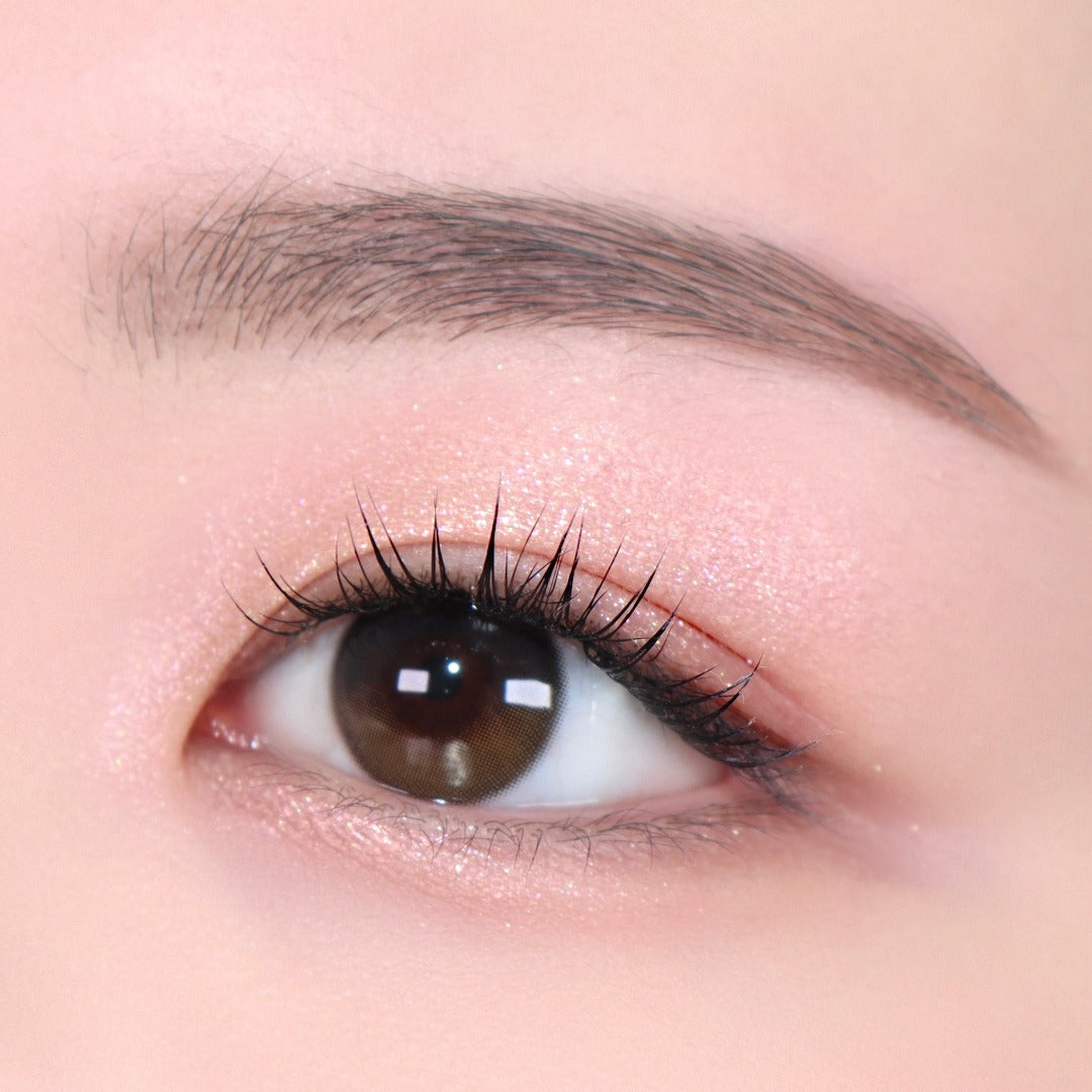 Unleashia Pretty Easy Glitter Stick eyeshadow in Dusk with shimmering 7-color glitter for vibrant eye looks.