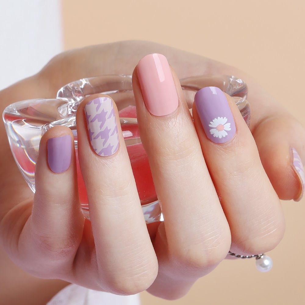 Glossy BlossomGel Nail Strips - Lovely Daisy - La Cosmetique