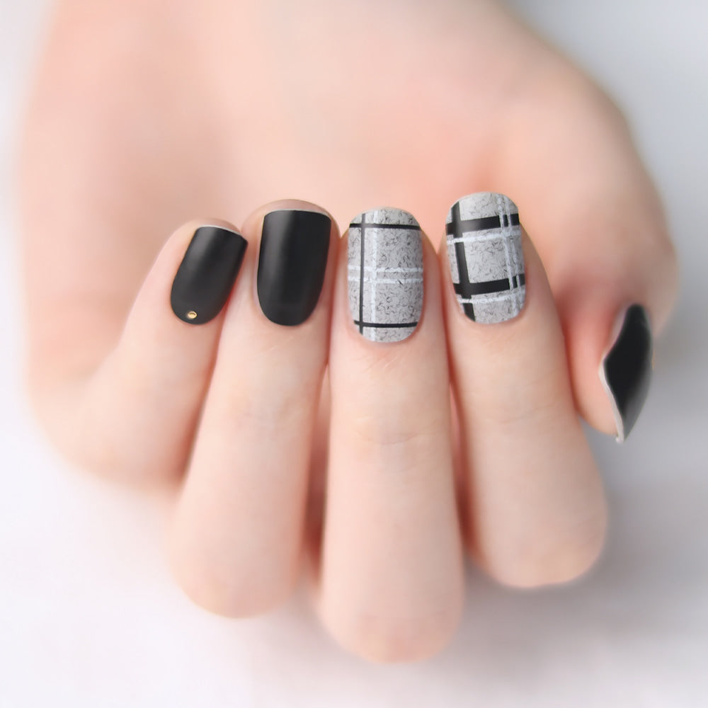 Glossy BlossomGel Nail Strips - Black Velvet Check - La Cosmetique