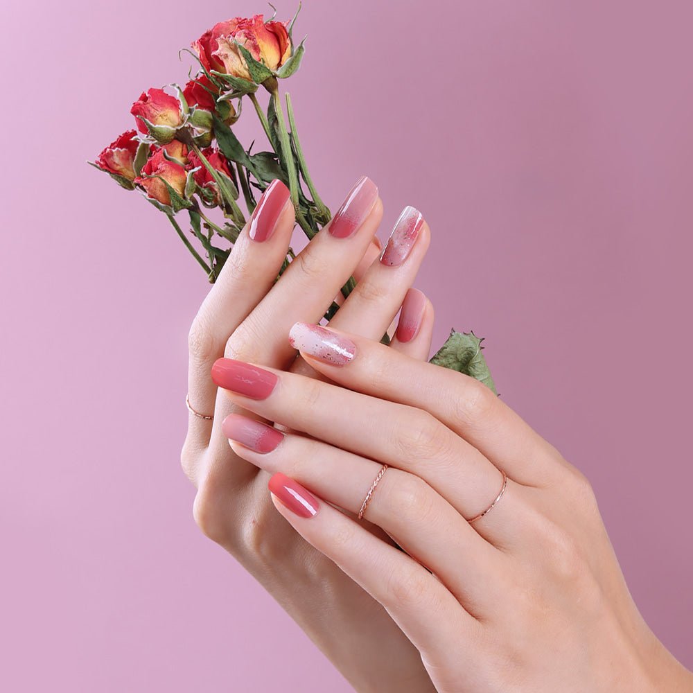 Glossy Blossom Gel Nail Strips - Rose Blusher | La Cosmetique