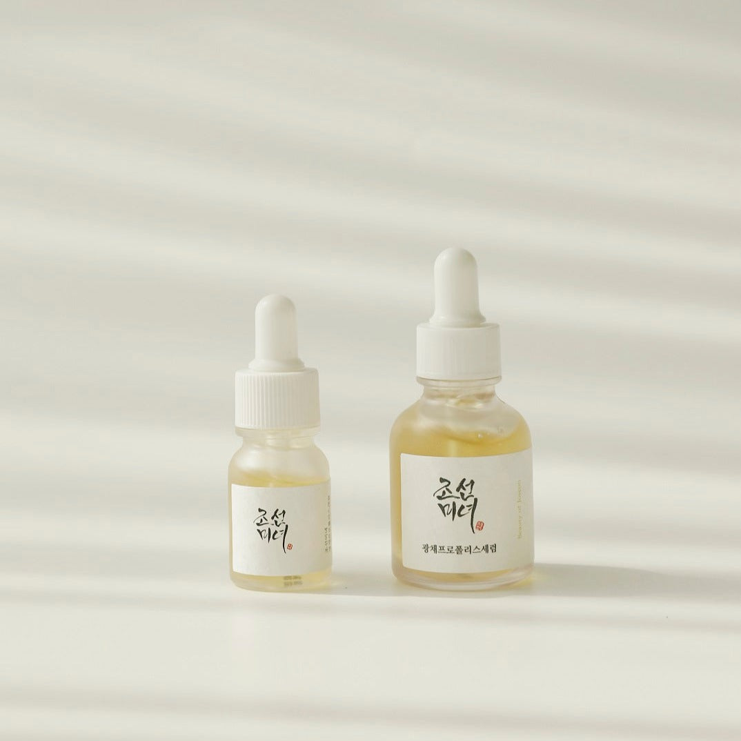 Beauty of Joseon Glow Serum with Propolis and Niacinamide in a 30ml bottle, showcasing the serum's clear, lightweight liquid and dropper applicator.