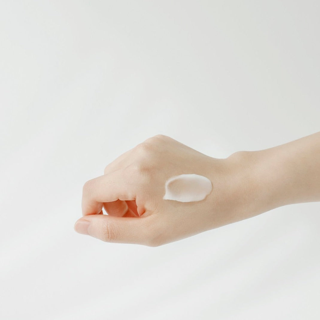 Beauty of Joseon Apricot Blossom Peeling Gel in a 100ml tube, exfoliating and cleansing with apricot blossom extracts.