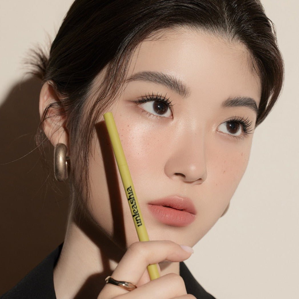 Unleashia Shaper Defining Eyebrow Pencil | La Cosmetique